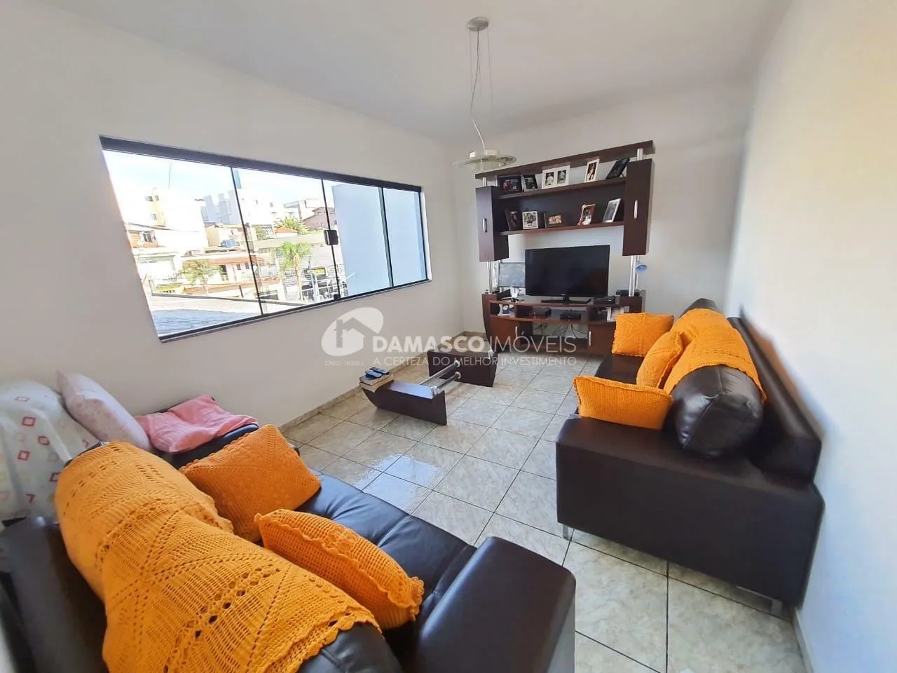 Casa à venda com 3 Quartos, 3 Suites, 3 Vagas, 751M², Utinga, Santo André - SP