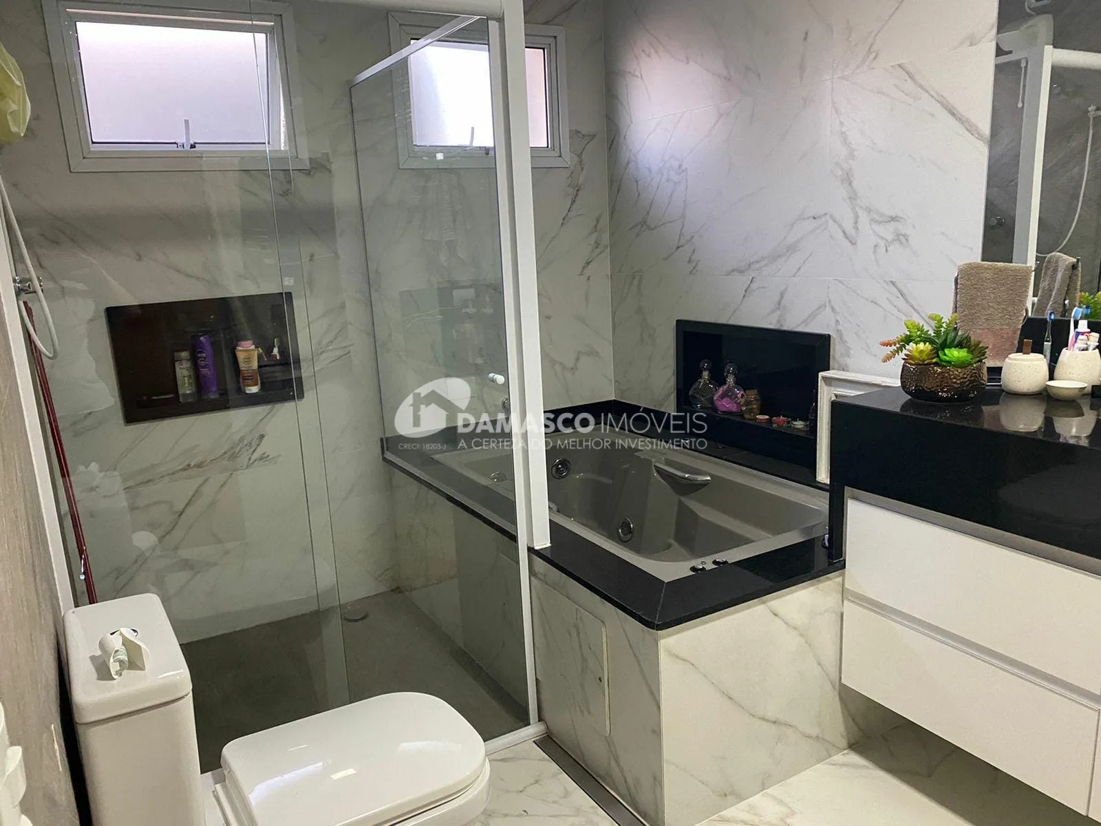 Sobrado à venda 3 Quartos, 1 Suite, 4 Vagas, 172M², Jardim São Caetano, São Caetano do Sul - SP
