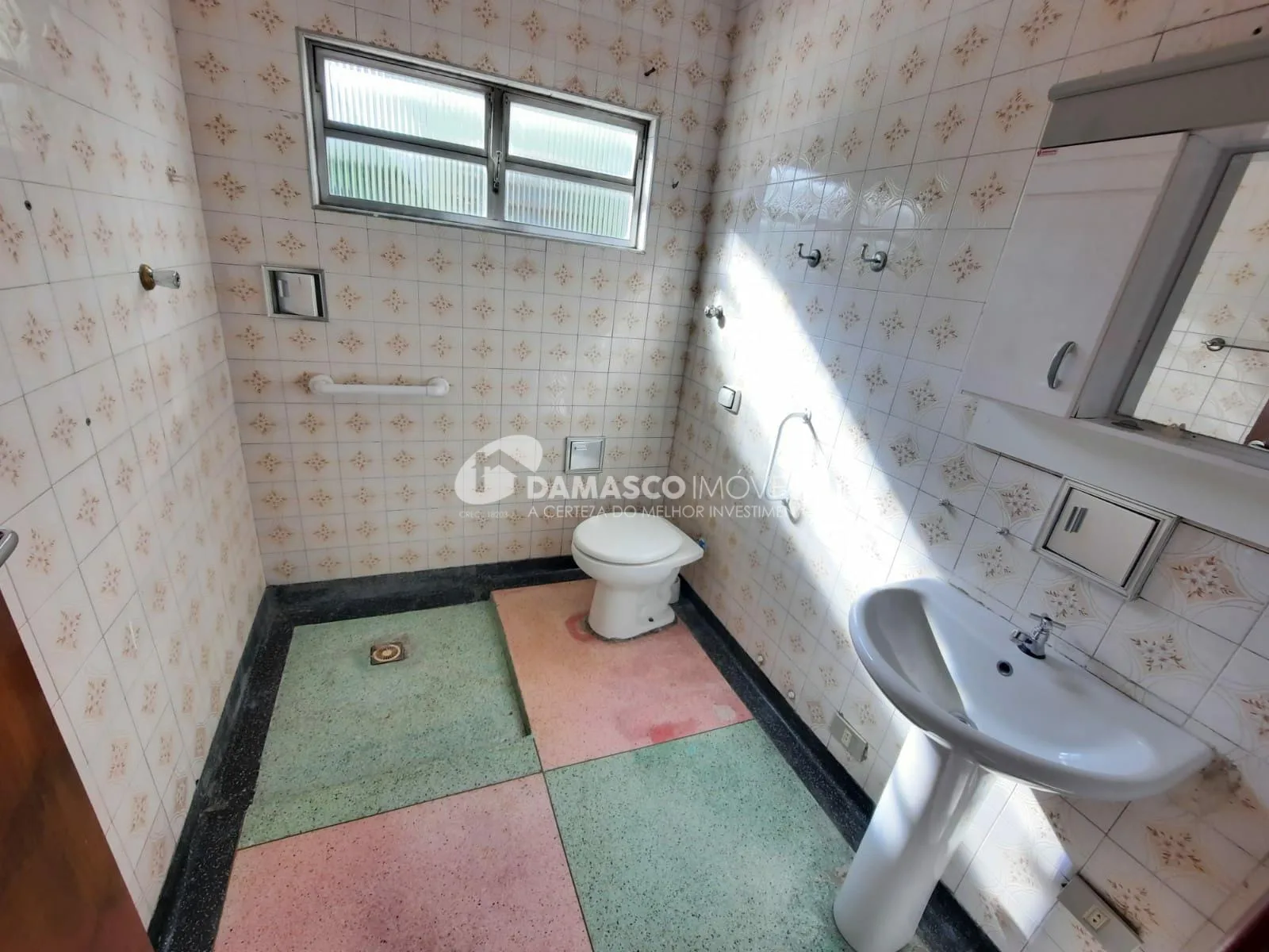Casa Térrea -  Boa Vista sendo uma Casa de Laje  na frente e outra nos fundos,   São Caetano do Sul
