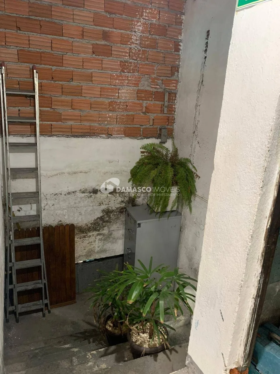 Galpão à Venda na Vila Califórnia, São Paulo | Terreno de 500 m² | Entradas Independentes