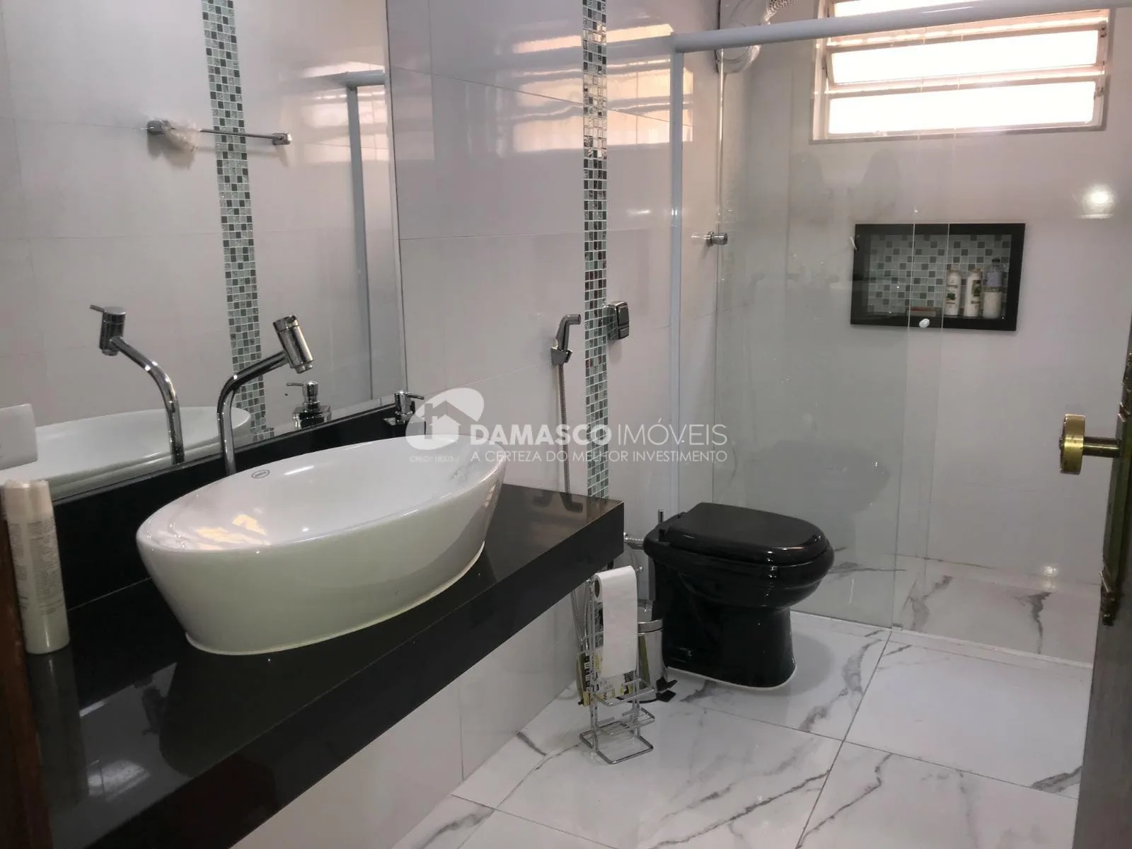Sobrado à venda 4 Quartos, 1 Suite, 2 Vagas, 257M², Vila Palmares, Santo André - SP