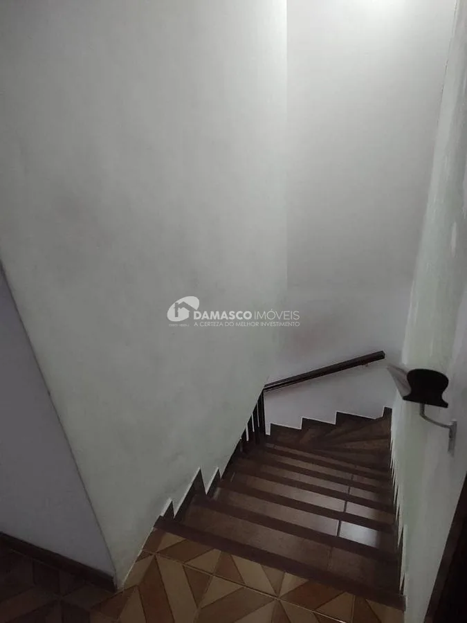 SOBRADO BAIRRO FUNDAÇÃO