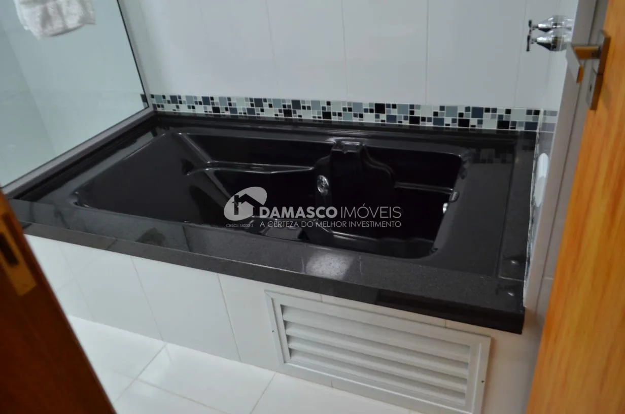 Sobrado à venda 4 Quartos, 1 Suite, 3 Vagas, 240M², Cerâmica, São Caetano do Sul - SP
