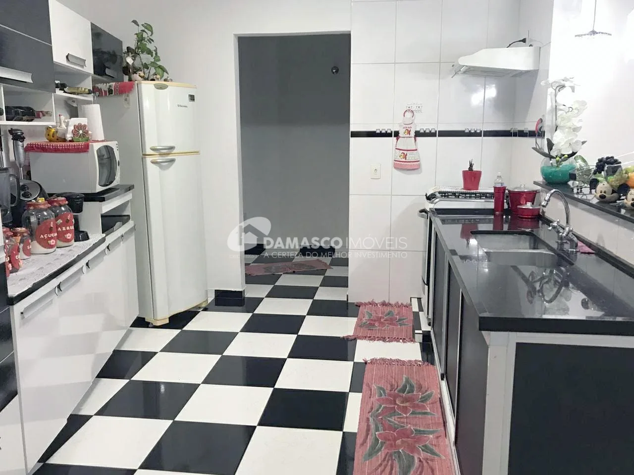 Sobrado à Venda 3 Quartos, 3 Suites, 6 Vagas, Nova Gerty, São Caetano do Sul - SP