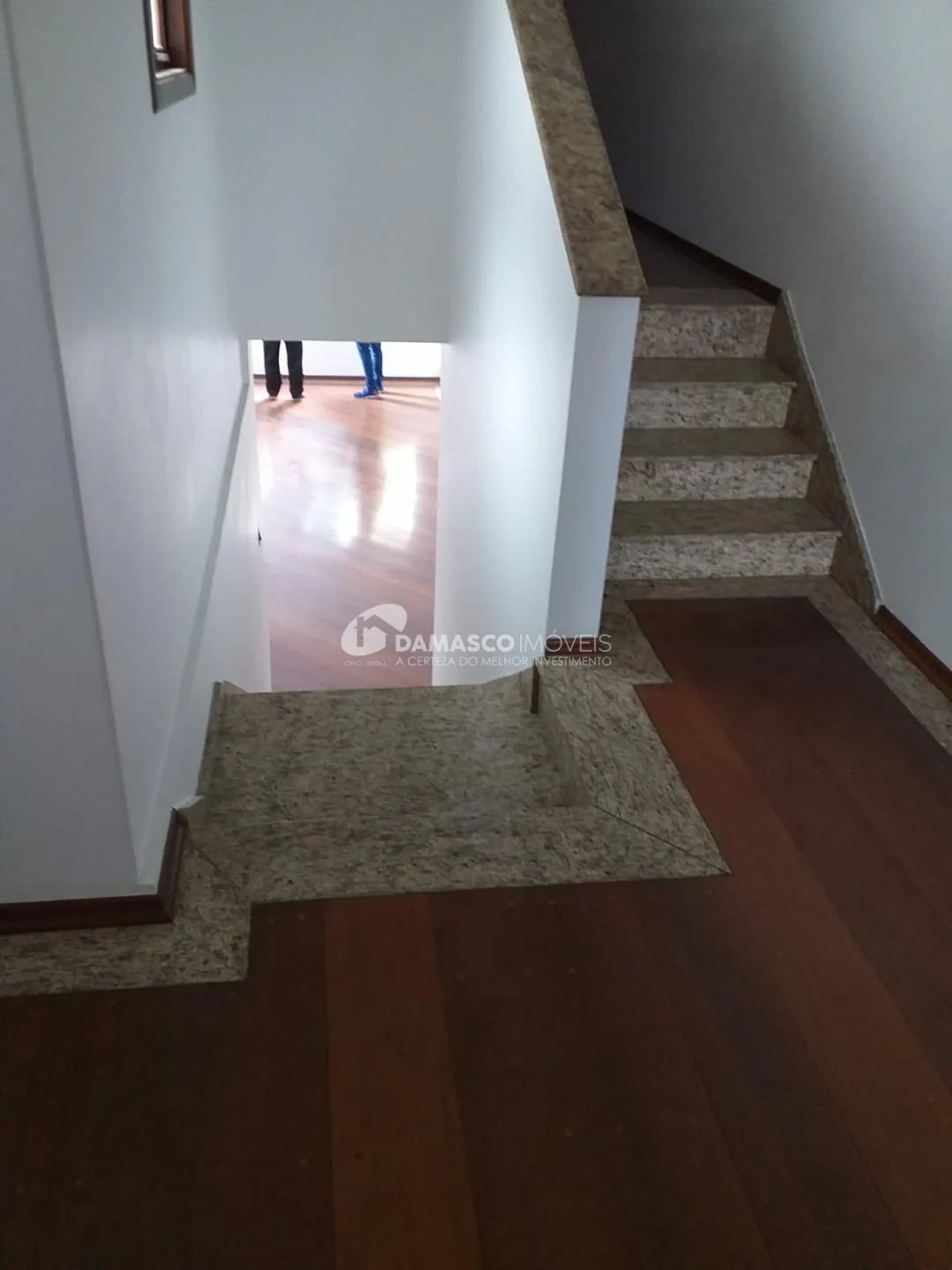 Sobrado à venda 3 Quartos, 1 Suite, 4 Vagas, 250M², Olímpico, São Caetano do Sul - SP