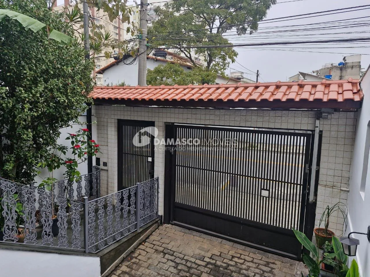 Sobrado à Venda no Barcelona, São Caetano do Sul | 3 Dormitórios | 1 Suíte | 3 Vagas