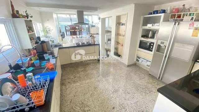 Sobrado à venda 3 Quartos, 3 Suites, 5 Vagas, 380M², Jardim, Santo André - SP