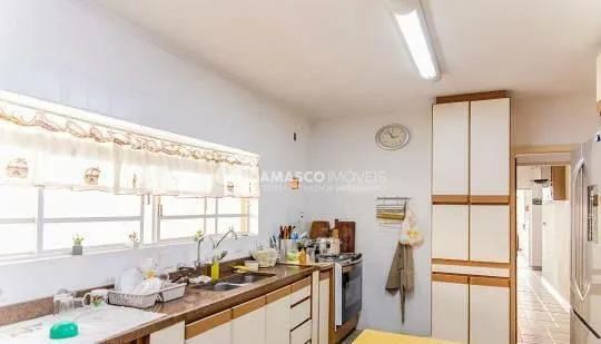 Sobrado à venda 4 Quartos, 4 Suites, 8 Vagas, Jardim, Santo André - SP
