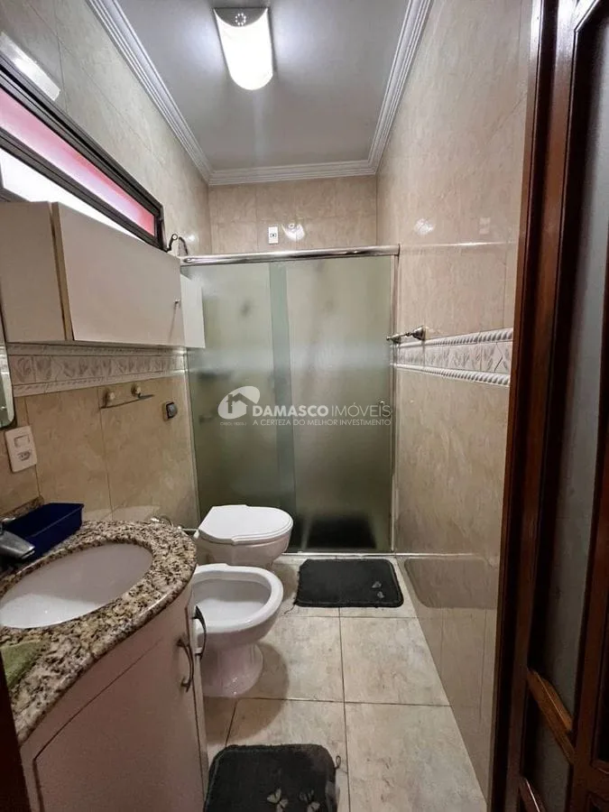 Casa térrea com 4 dorm, 2 suítes, 5 vagas no bairro Olímpico