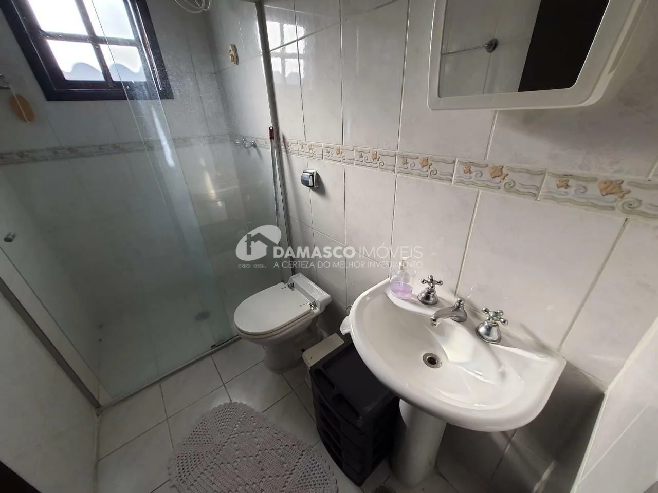 Casa à venda com 3 Quartos, 3 Suites, 3 Vagas, 751M², Utinga, Santo André - SP