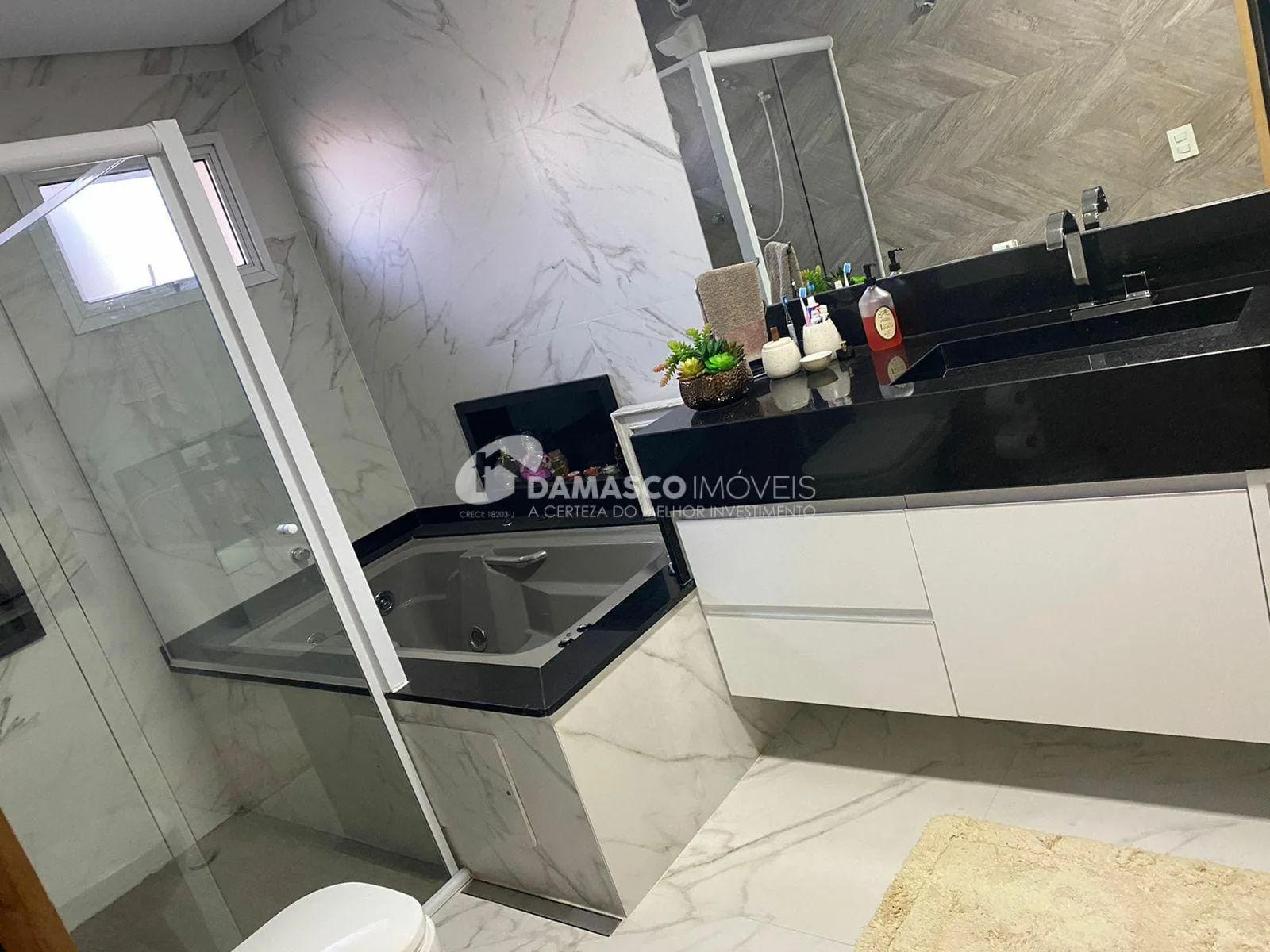 Sobrado à venda 3 Quartos, 1 Suite, 4 Vagas, 172M², Jardim São Caetano, São Caetano do Sul - SP