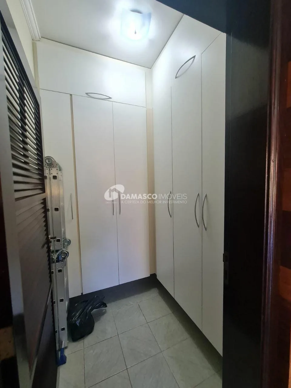 Casa à venda 3 Quartos, 3 Suites, 450M², Avenida Estrutural Leste, Ibiúna - SP
