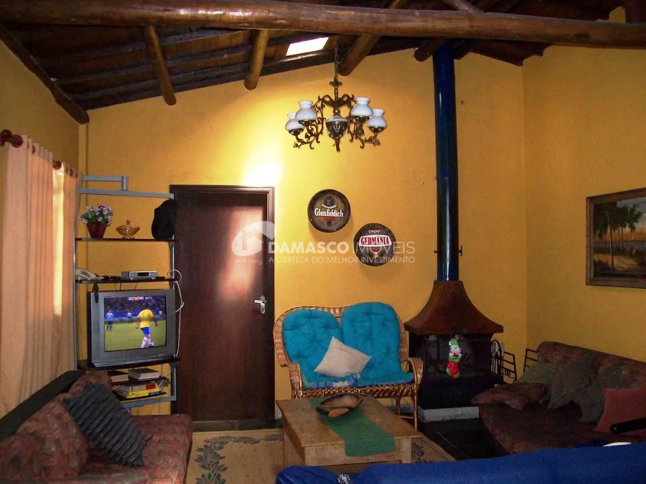 Chácara à venda 6 Quartos, 1 Suite, Bairro Pedras de Ouro, Itatiba - SP