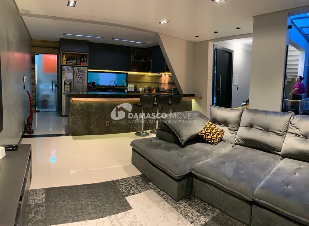 Sobrado à venda 3 Quartos, 1 Suite, 2 Vagas, 120M², Barcelona, São Caetano do Sul - SP