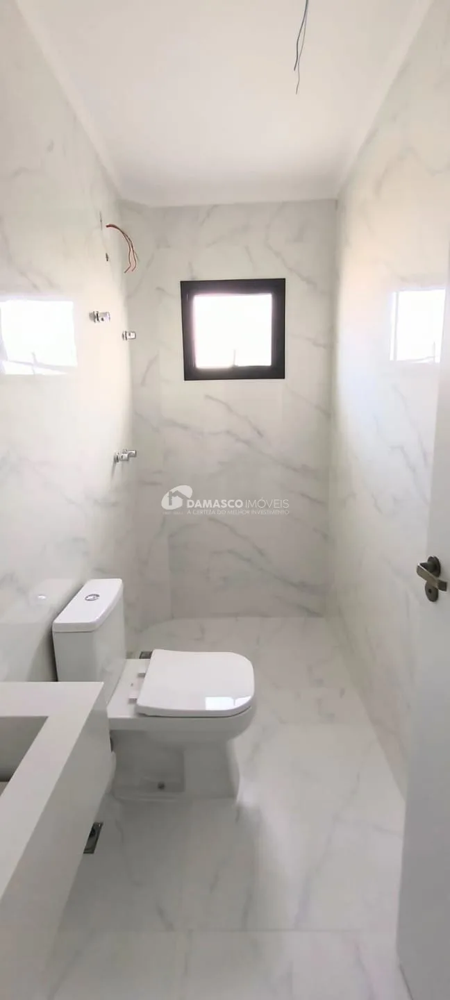Sobrado, 3 suítes, 188m², Olímpico