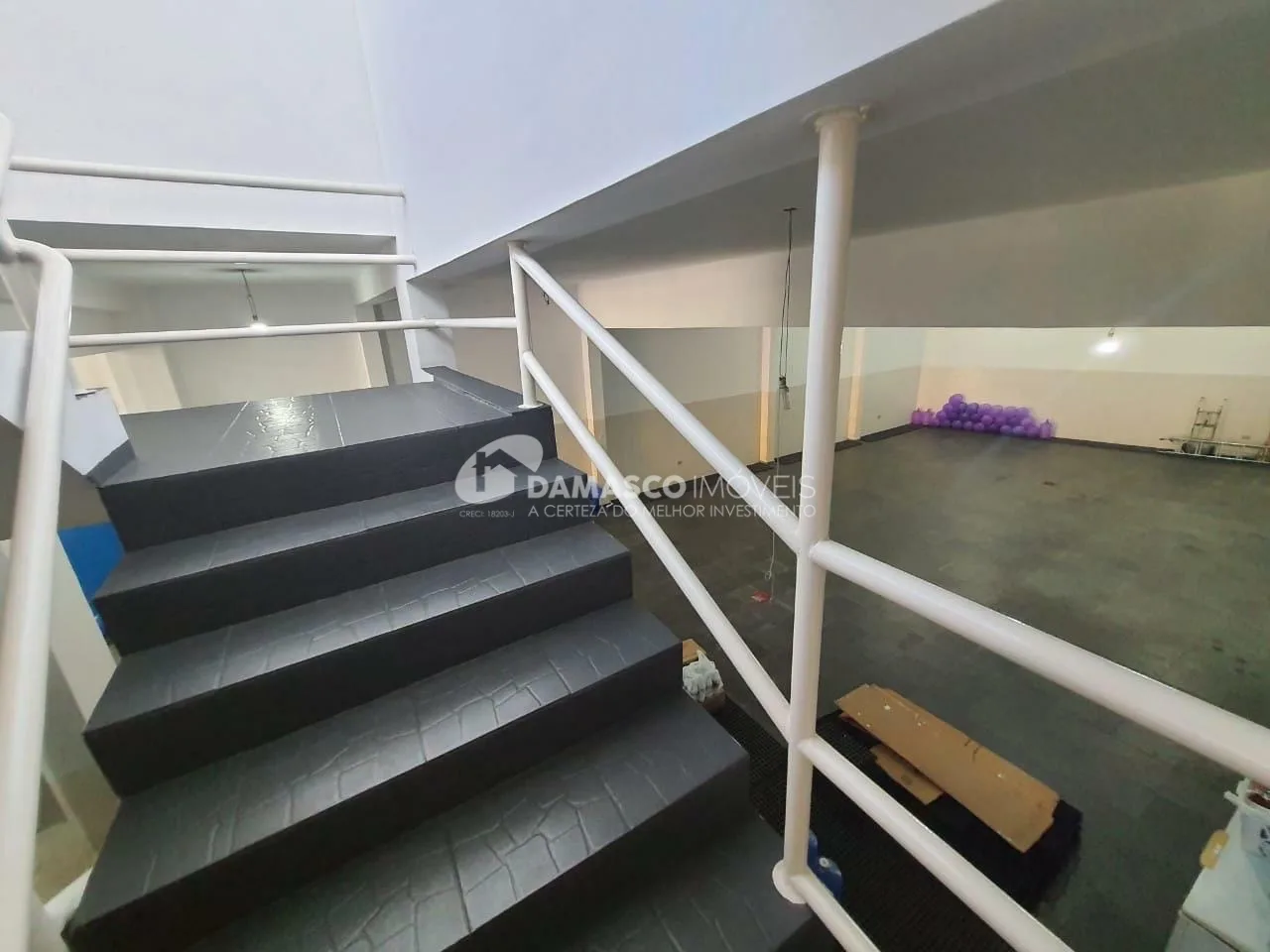 Casa à venda com 3 Quartos, 3 Suites, 3 Vagas, 751M², Utinga, Santo André - SP