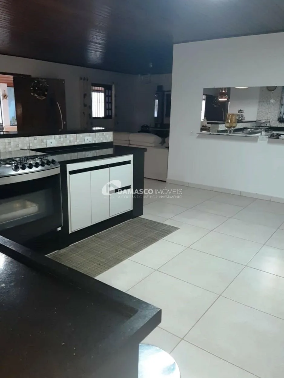 Chácara à venda 4 Quartos, 3 Suítes, 10 Vagas, Horto F Dois, Mairinque - SP