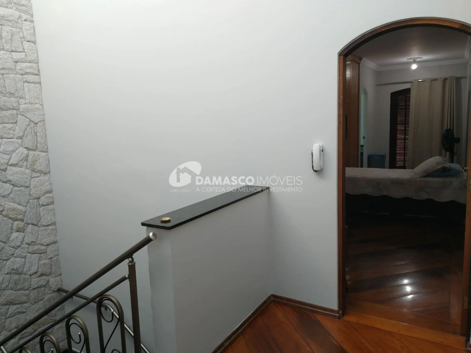 Sobrado à venda 2 Quartos, 1 Suite, 6 Vagas, 345M², Nova Gerty, São Caetano do Sul - SP