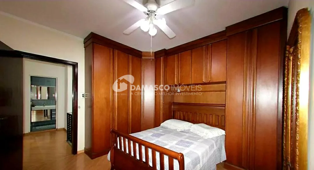 Sobrado à venda 2 Quartos, 1 Suite, 2 Vagas, 238M², Barcelona, São Caetano do Sul - SP