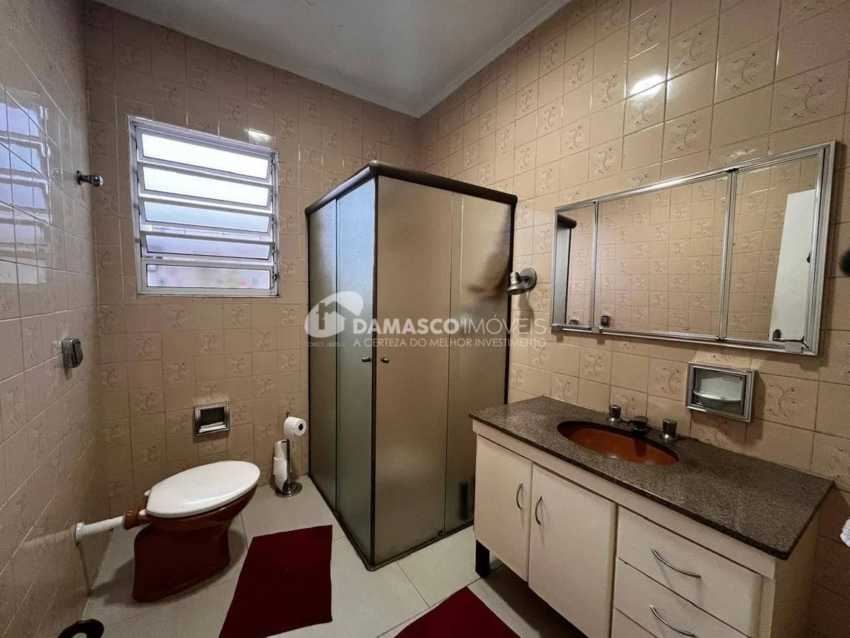Casa térrea a venda com amplo quintal