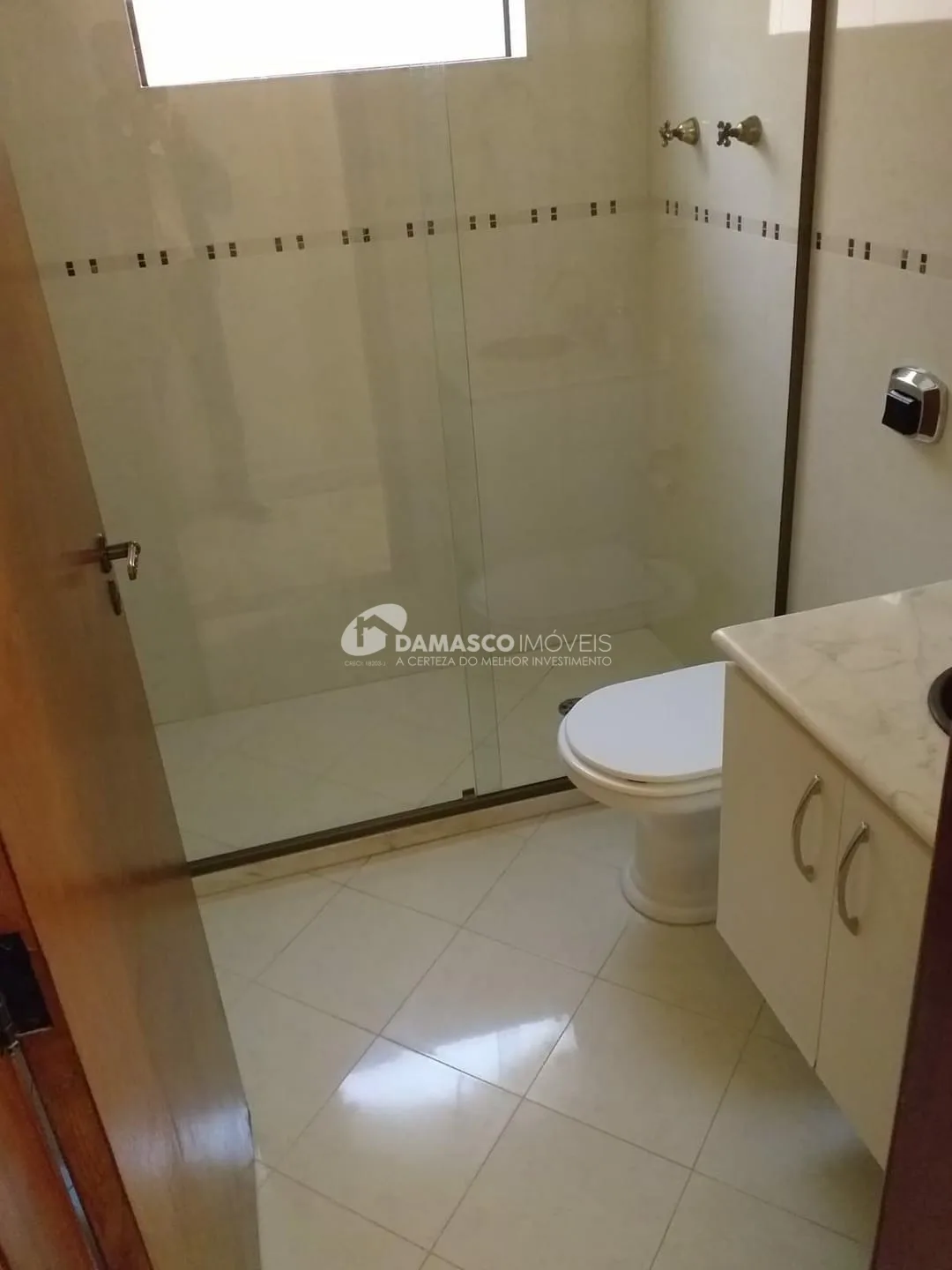 Sobrado à venda 3 Quartos, 1 Suite, 7 Vagas, 224M², Campestre, Santo André - SP