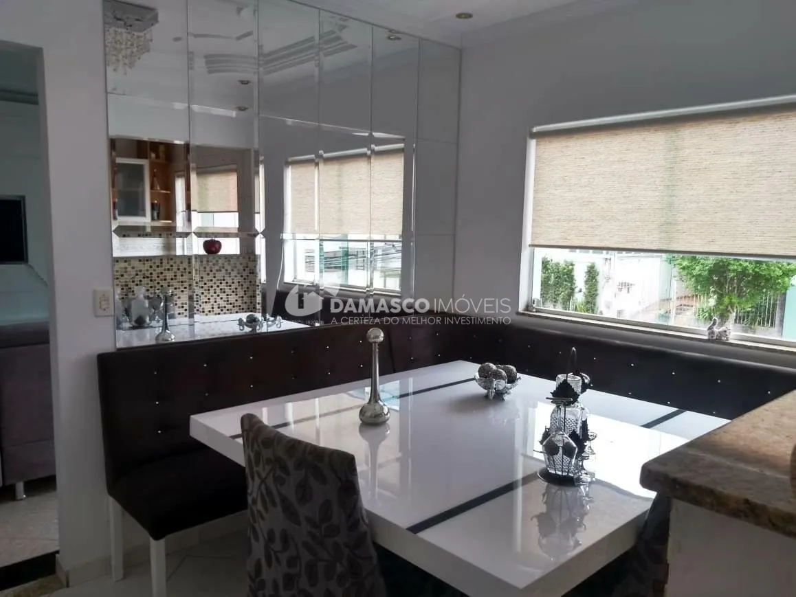 Sobrado à venda 3 Quartos, 1 Suite, 5 Vagas, 240M², Jardim, Santo André - SP