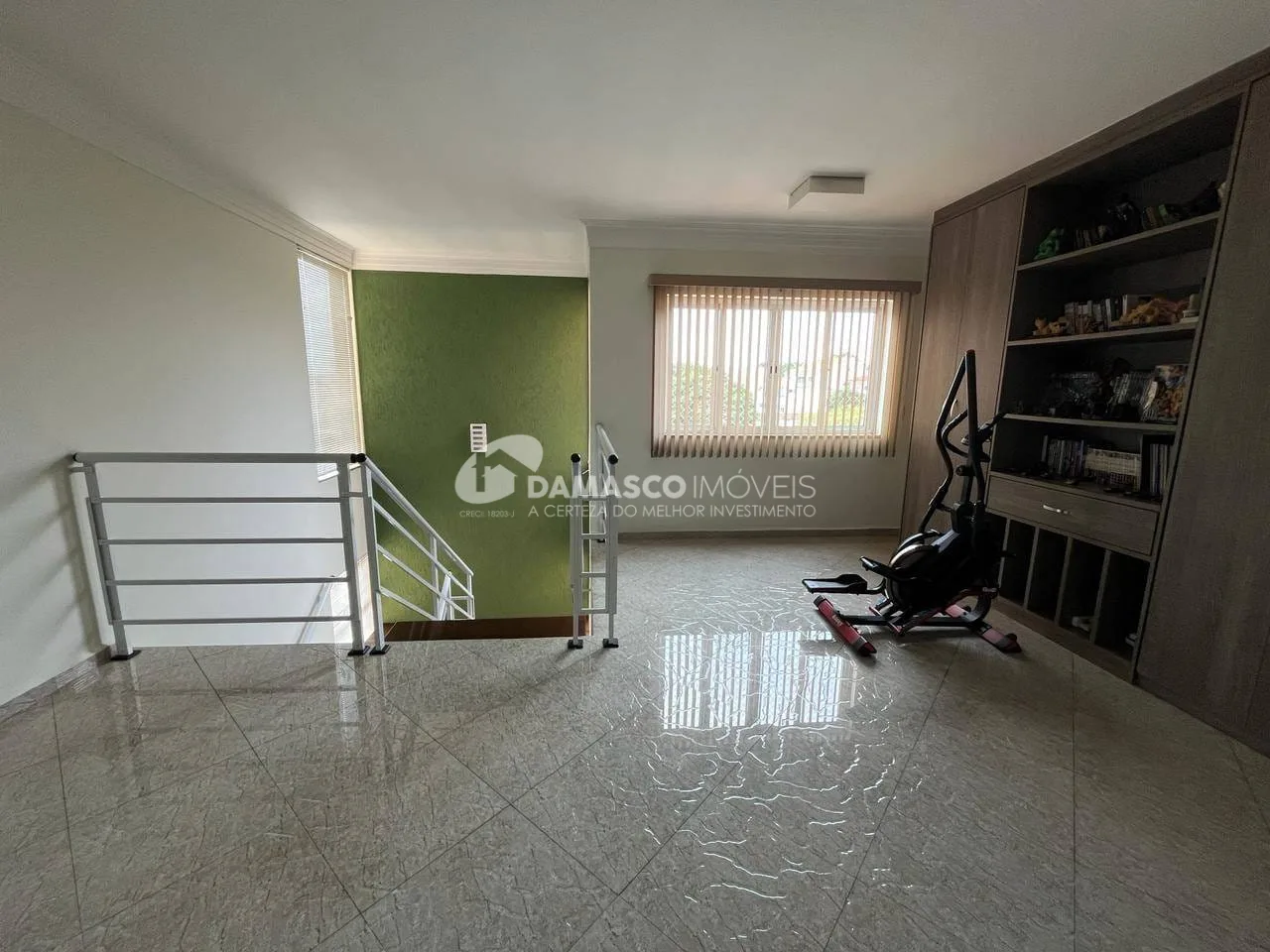 Incrível Sobrado à venda com 3 suítes e 5 vagas de garagem, Bairro Olímpico, São Caetano do Sul, SP