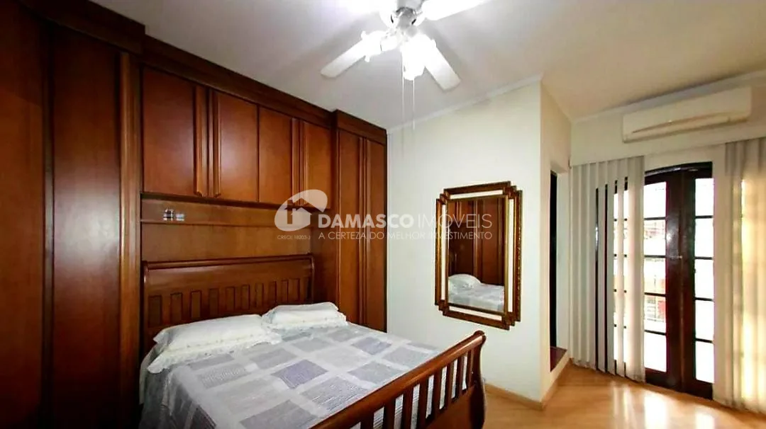 Sobrado à venda 2 Quartos, 1 Suite, 2 Vagas, 238M², Barcelona, São Caetano do Sul - SP
