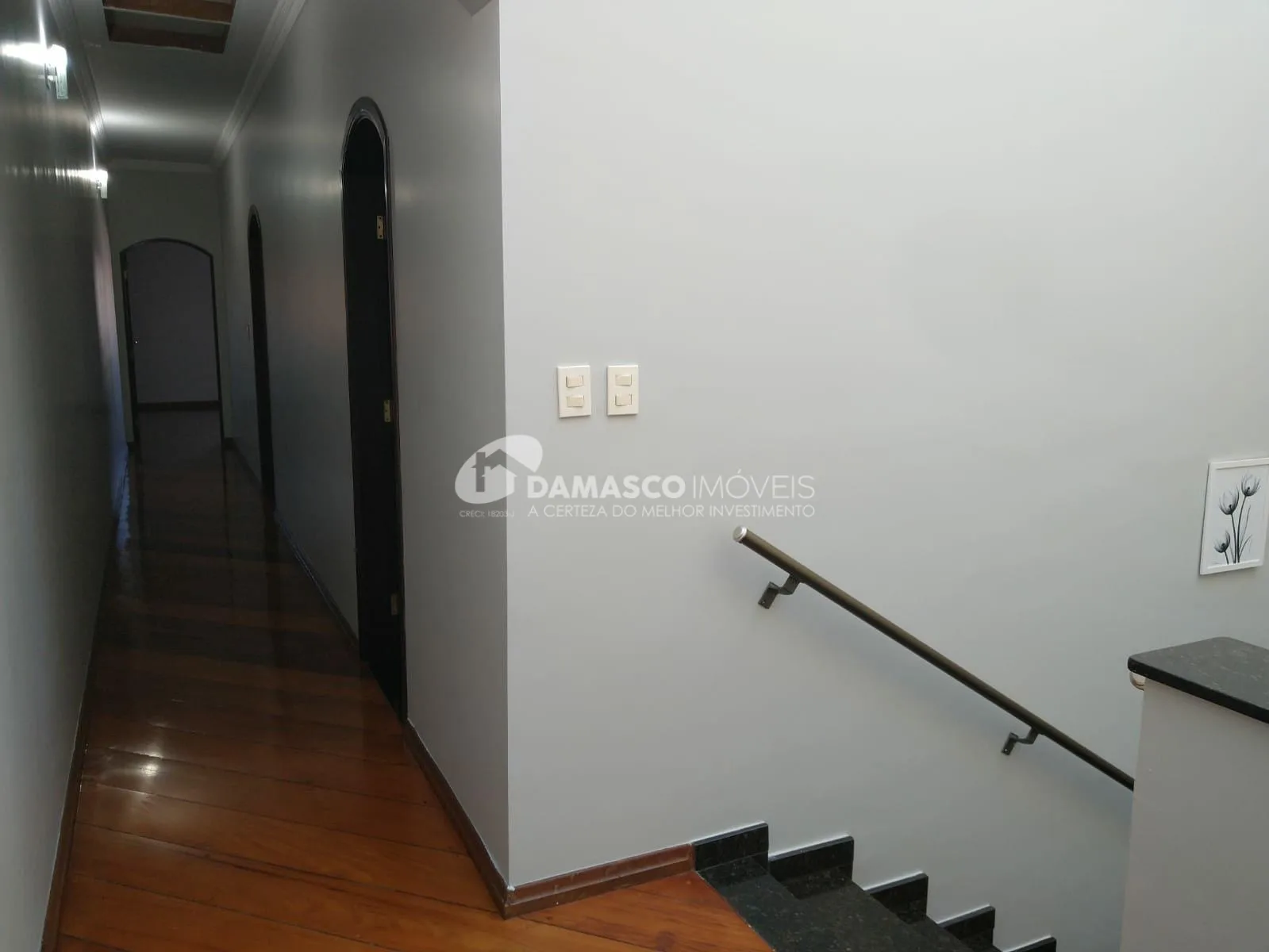Sobrado à venda 2 Quartos, 1 Suite, 6 Vagas, 345M², Nova Gerty, São Caetano do Sul - SP