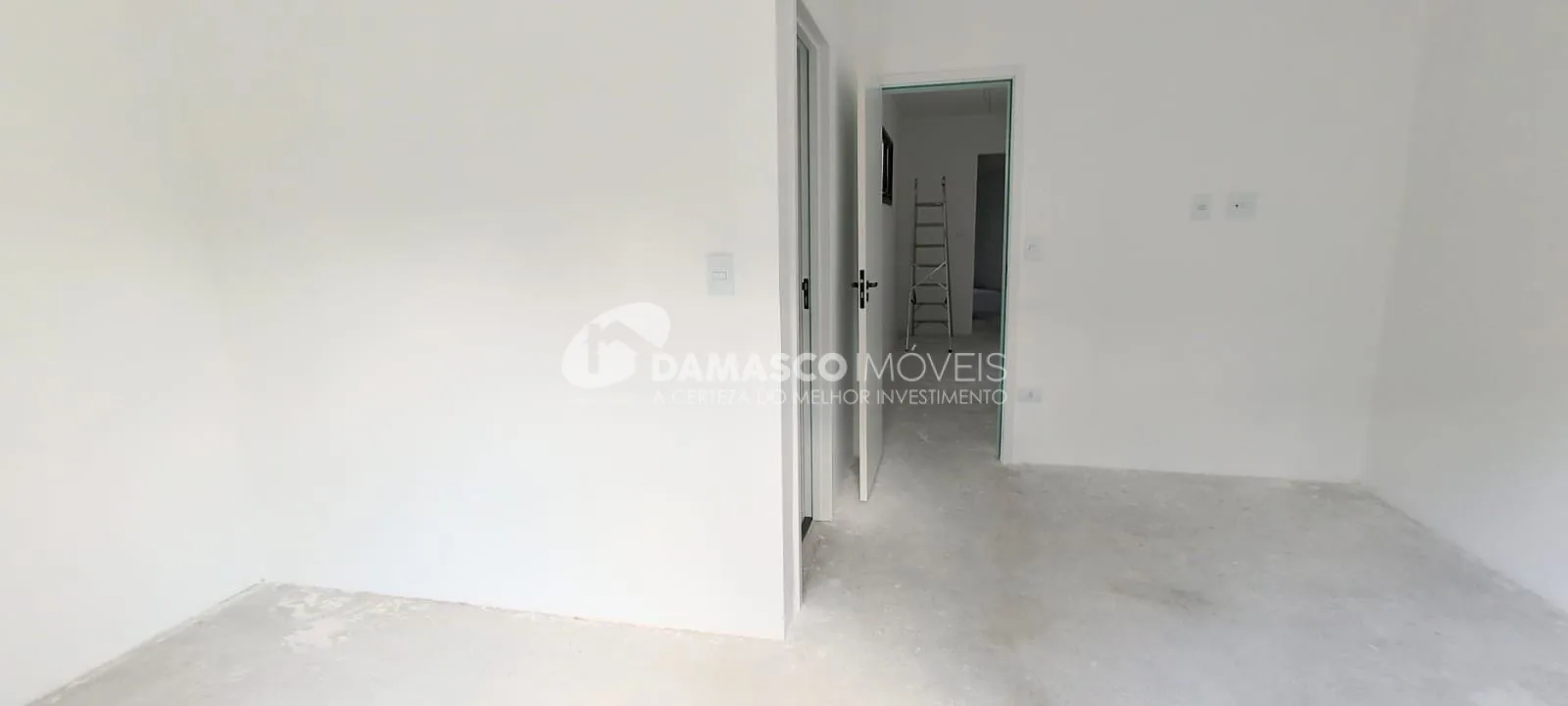 Sobrado, 3 suítes, 188m², Olímpico