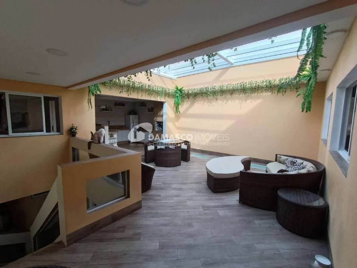 Sobrado à venda 2 Quartos, 2 Suites, 3 Vagas, Fundação, São Caetano do Sul - SP