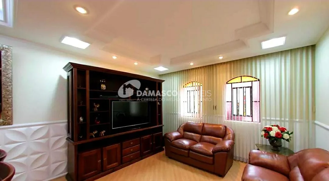 Sobrado à venda 2 Quartos, 1 Suite, 2 Vagas, 238M², Barcelona, São Caetano do Sul - SP