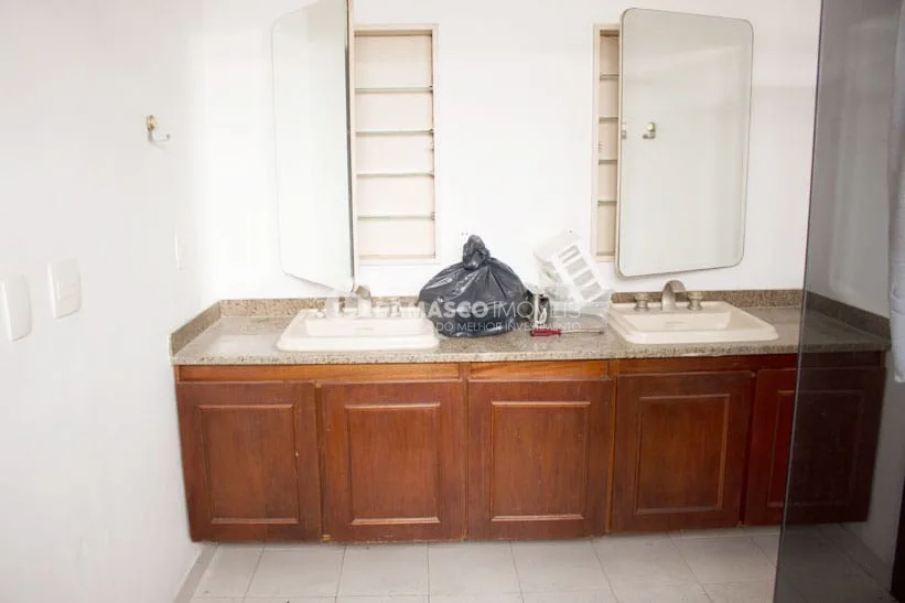 Casa à venda 4 Quartos, 3 Suites, 5 Vagas, 640M², Santa Maria, São Caetano do Sul - SP