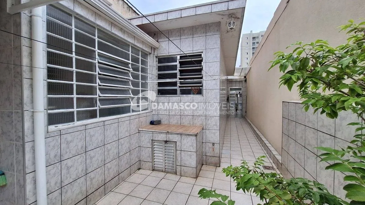 IMÓVEL TÉRREO NO BAIRRO SANTA PAULA COM DUAS CASAS E SALÃO COML