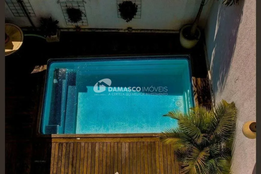 Sobrado à venda 3 Quartos, 1 Suite, 4 Vagas, 292M², Santa Maria, São Caetano do Sul - SP