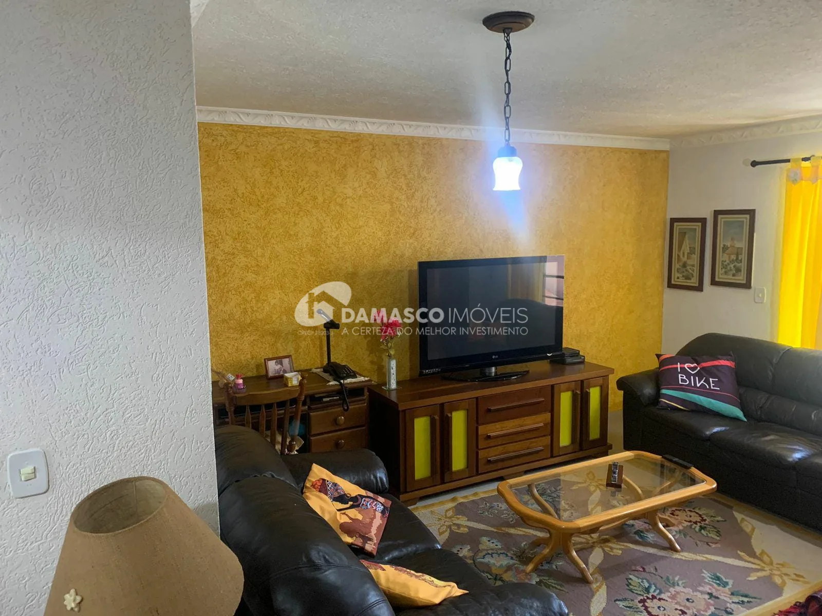 Sobrado à venda 3 Quartos, 1 Suite, 6 Vagas, 252M², Cerâmica, São Caetano do Sul - SP