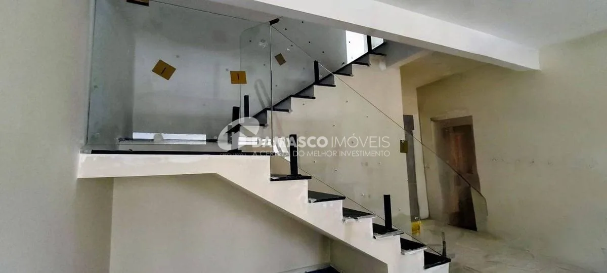 Sobrado Novo , 3 dorm, 2 suítes,  165m2, Olímpico