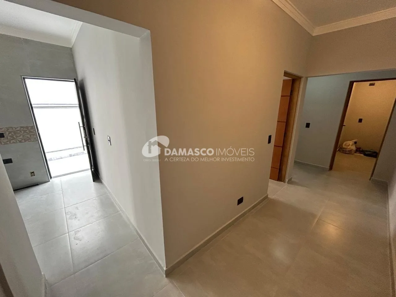 Casa Térrea Reformada à Venda na Nova Gerty, São Caetano do Sul | 2 Dormitórios | 2 Vagas