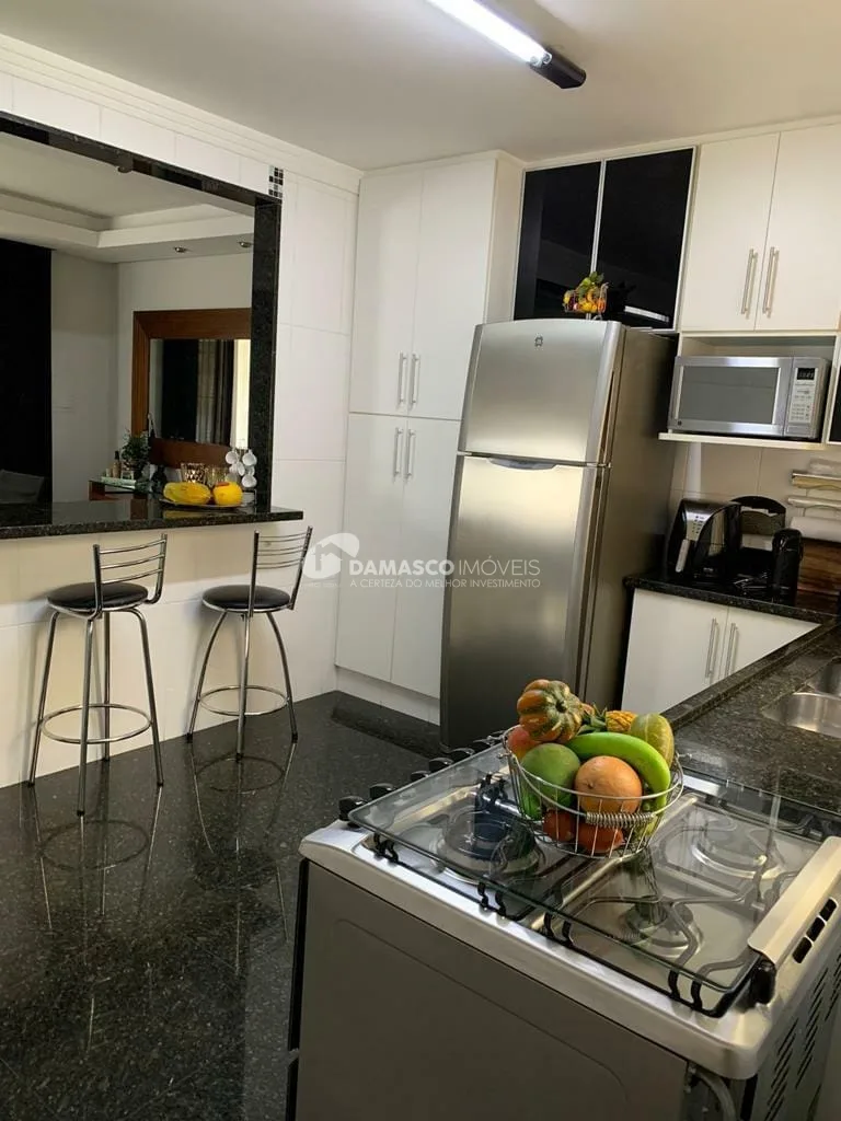 Sobrado à venda 3 Quartos, 1 Suite, 4 Vagas, 383M², Cerâmica, São Caetano do Sul - SP