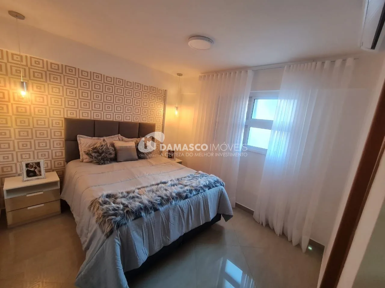 Apartamento Lindo, novo, todo mobiliado e decorado, 2/4, suíte, 2vagas, 80m², elevador. São Caetano do Sul - SP