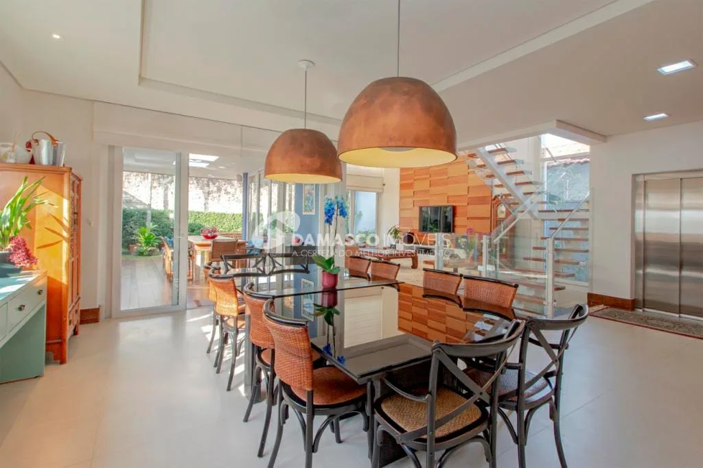 Sobrado à venda 4 Quartos, 4 Suites, 6 Vagas, 550M², Jardim São Caetano, São Caetano do Sul - SP