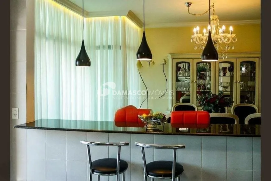 Sobrado à venda 3 Quartos, 1 Suite, 4 Vagas, 292M², Santa Maria, São Caetano do Sul - SP