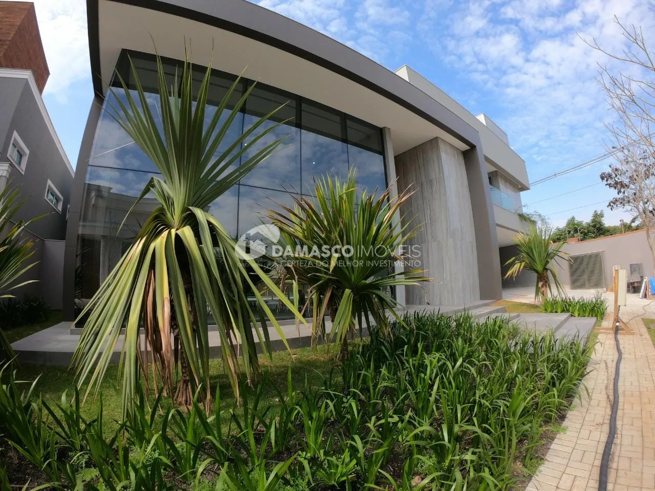 Sobrado à venda 5 Quartos, 5 Suites, 6 Vagas, 950M², Cerâmica, São Caetano do Sul - SP