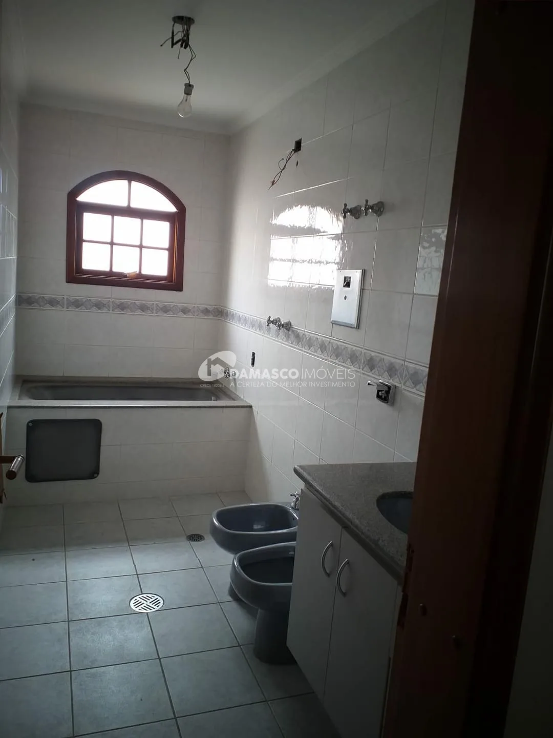 Sobrado à venda 3 Quartos, 1 Suite, 4 Vagas, 250M², Olímpico, São Caetano do Sul - SP