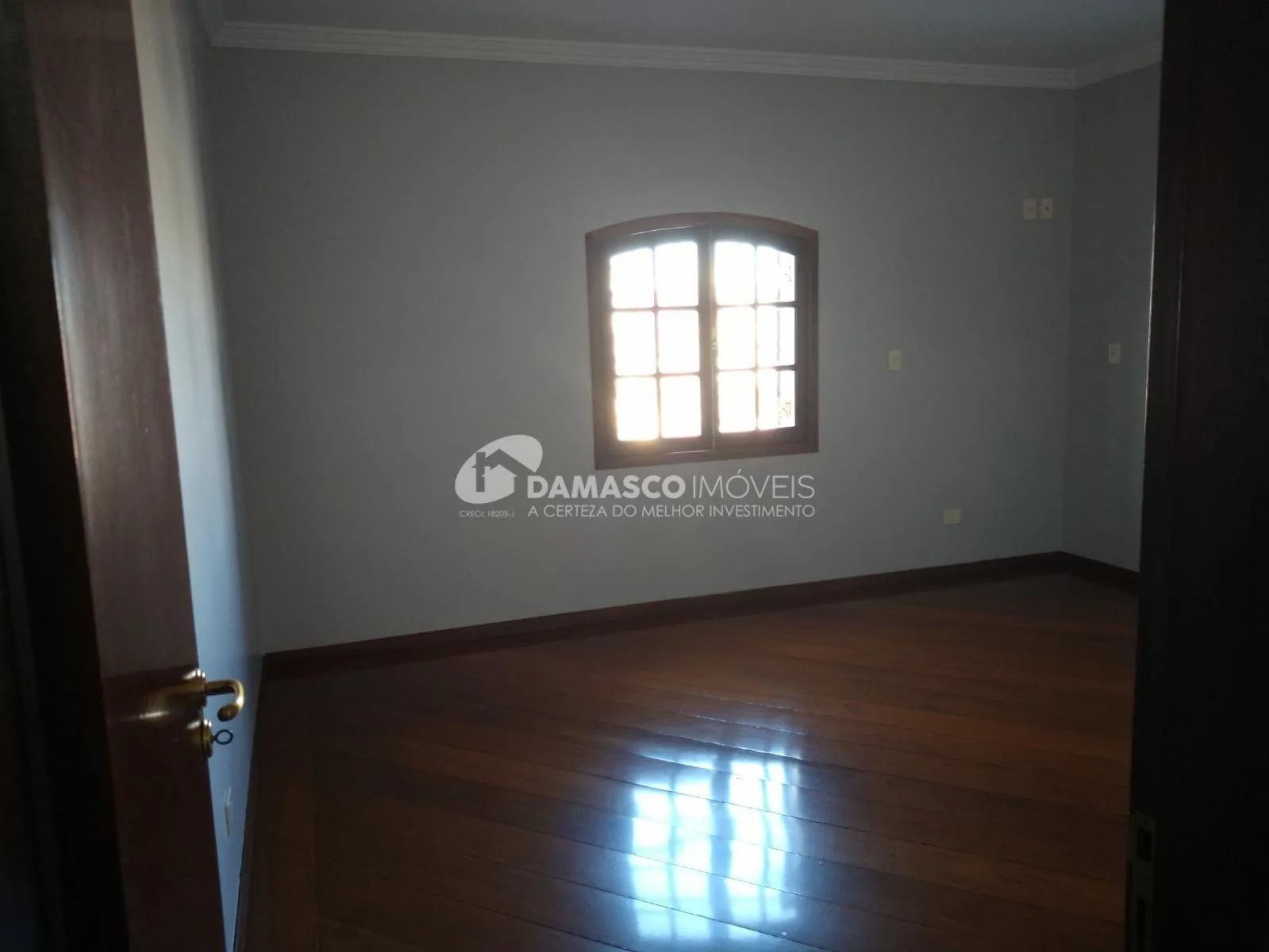 Sobrado à venda 2 Quartos, 1 Suite, 6 Vagas, 345M², Nova Gerty, São Caetano do Sul - SP