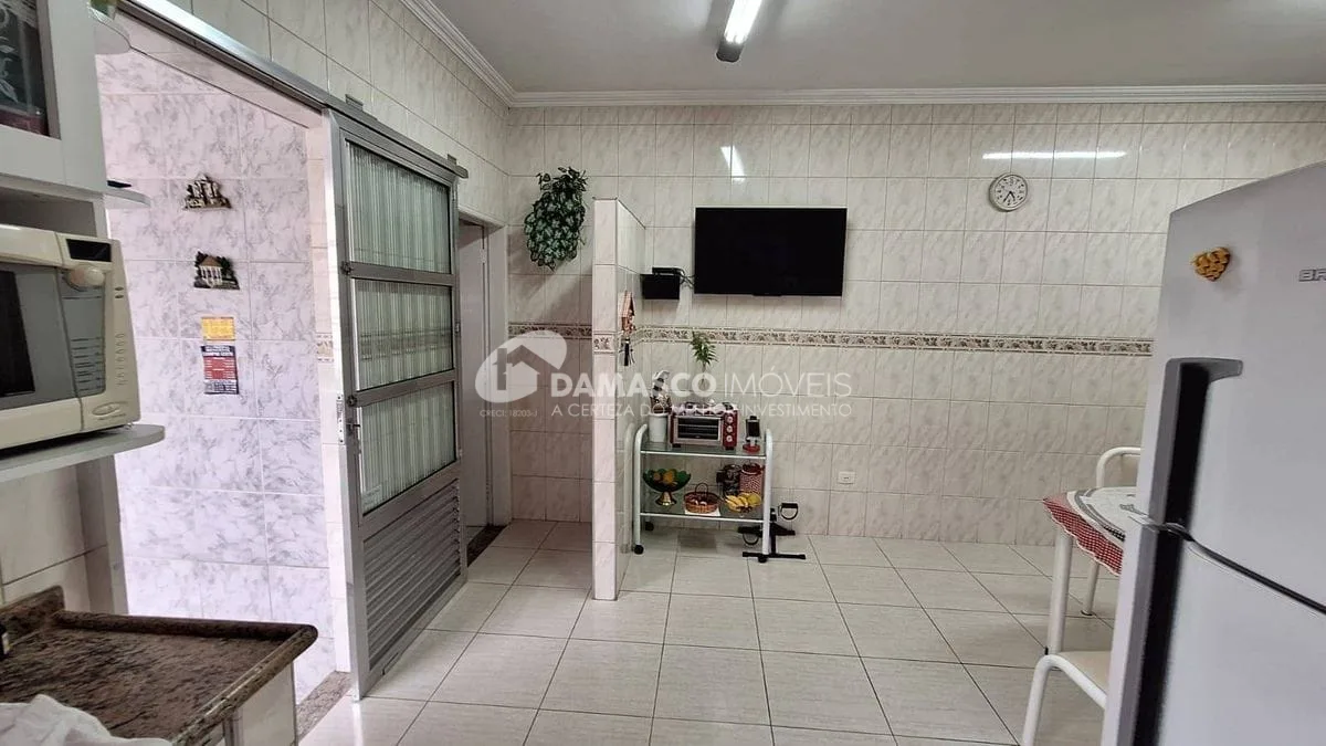 IMÓVEL TÉRREO NO BAIRRO SANTA PAULA COM DUAS CASAS E SALÃO COML