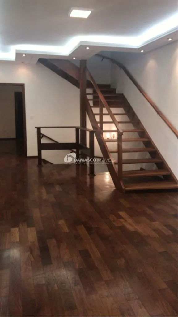 Sobrado à venda 4 Quartos, 3 Suites, 6 Vagas, 480M², Cerâmica, São Caetano do Sul - SP