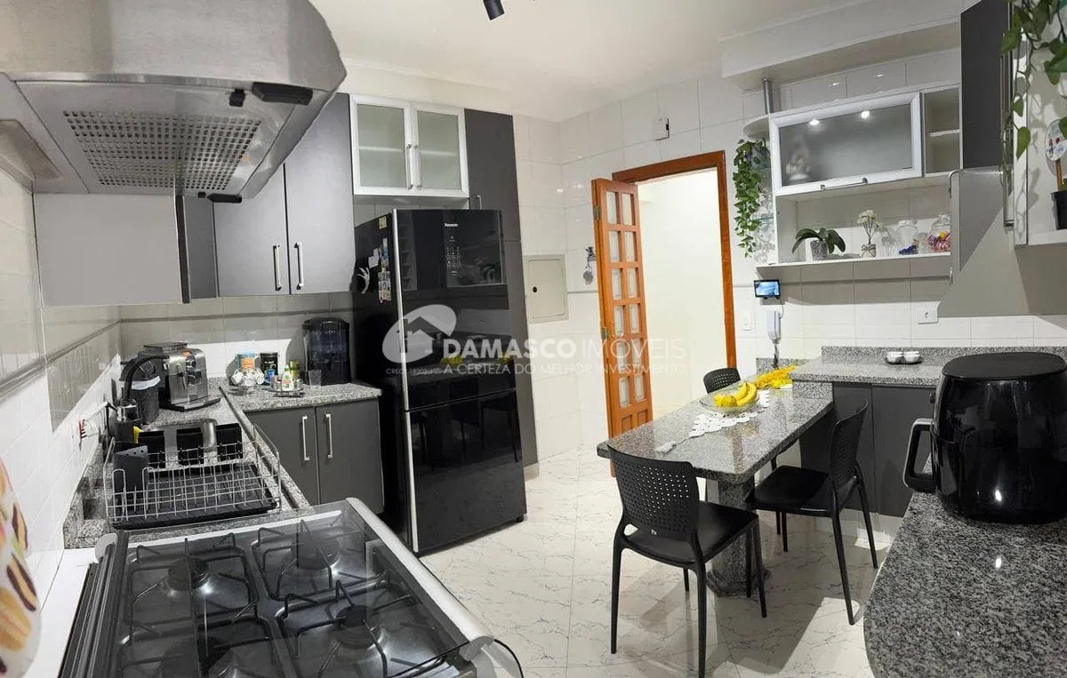 Penthouse, 2 dorm, 1 suíte e sala com sacada