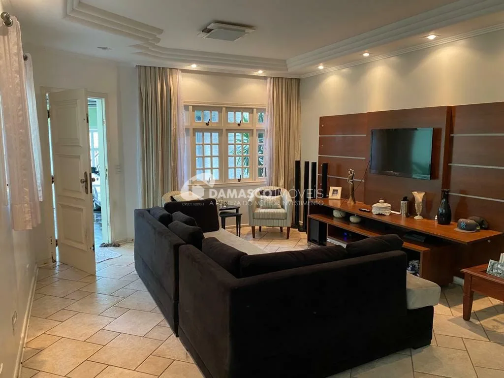 Sobrado à venda 3 Quartos, 1 Suite, 2 Vagas, 180M², Sítio da Figueira, São Paulo - SP