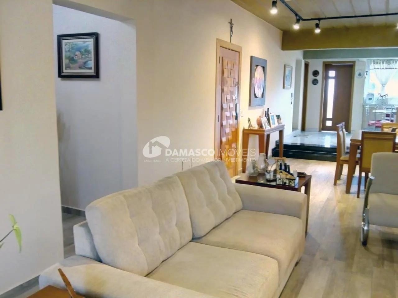 Sobrado à venda 3 Quartos, 3 Suites, 6 Vagas, 390M², Santa Maria, São Caetano do Sul - SP